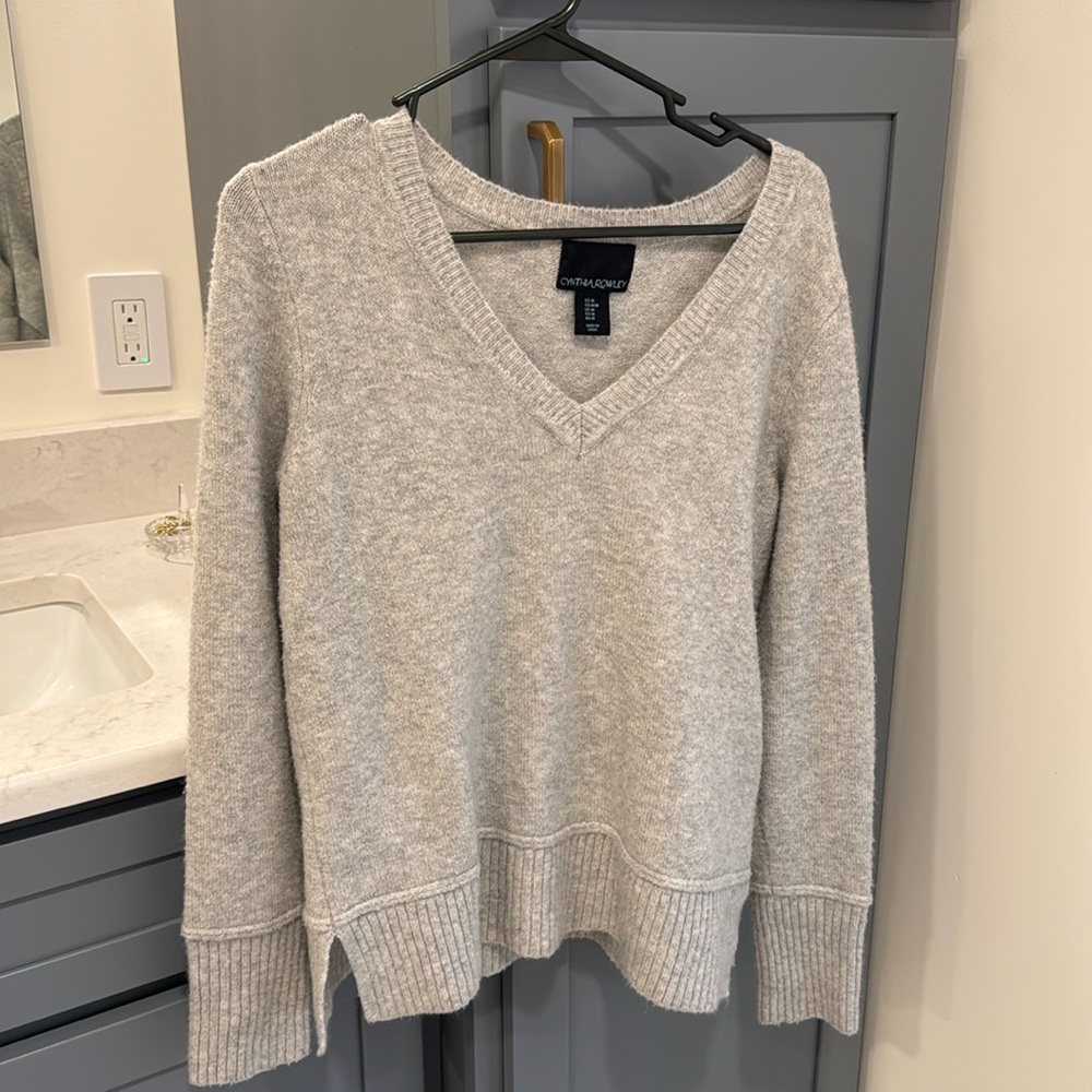 Grey v neck sweater